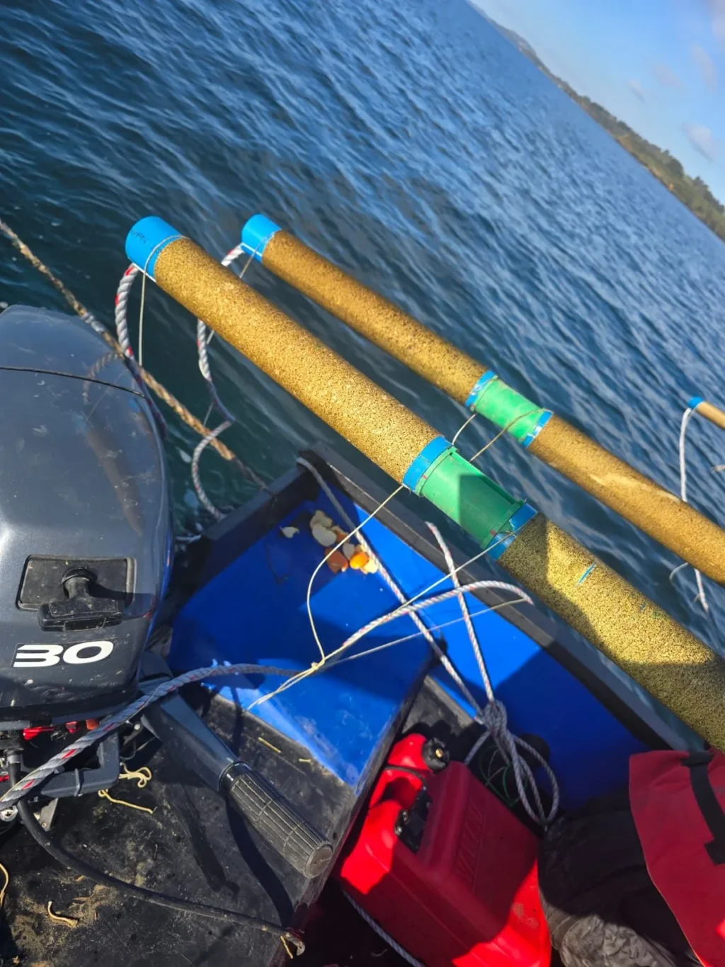 Semilla a bordo: Carretes listos para tender la línea.